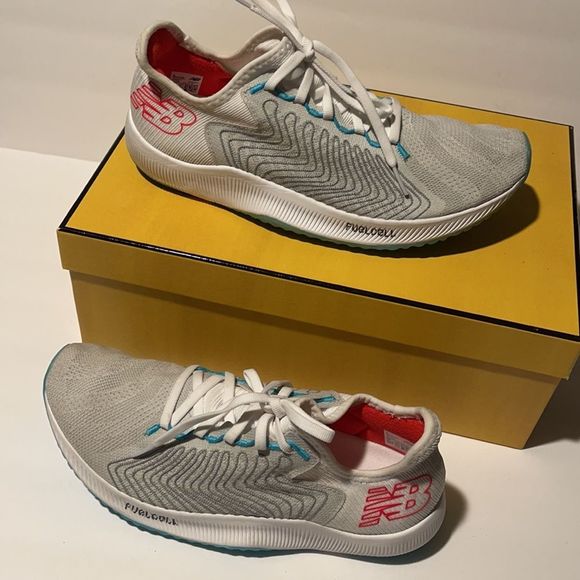 New Balance Fuelcell sneakers - Picture 2 of 9